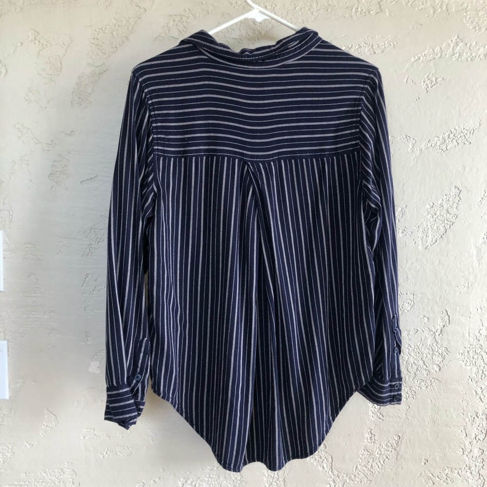 Universal Thread Tunic - Picture 2 of 3